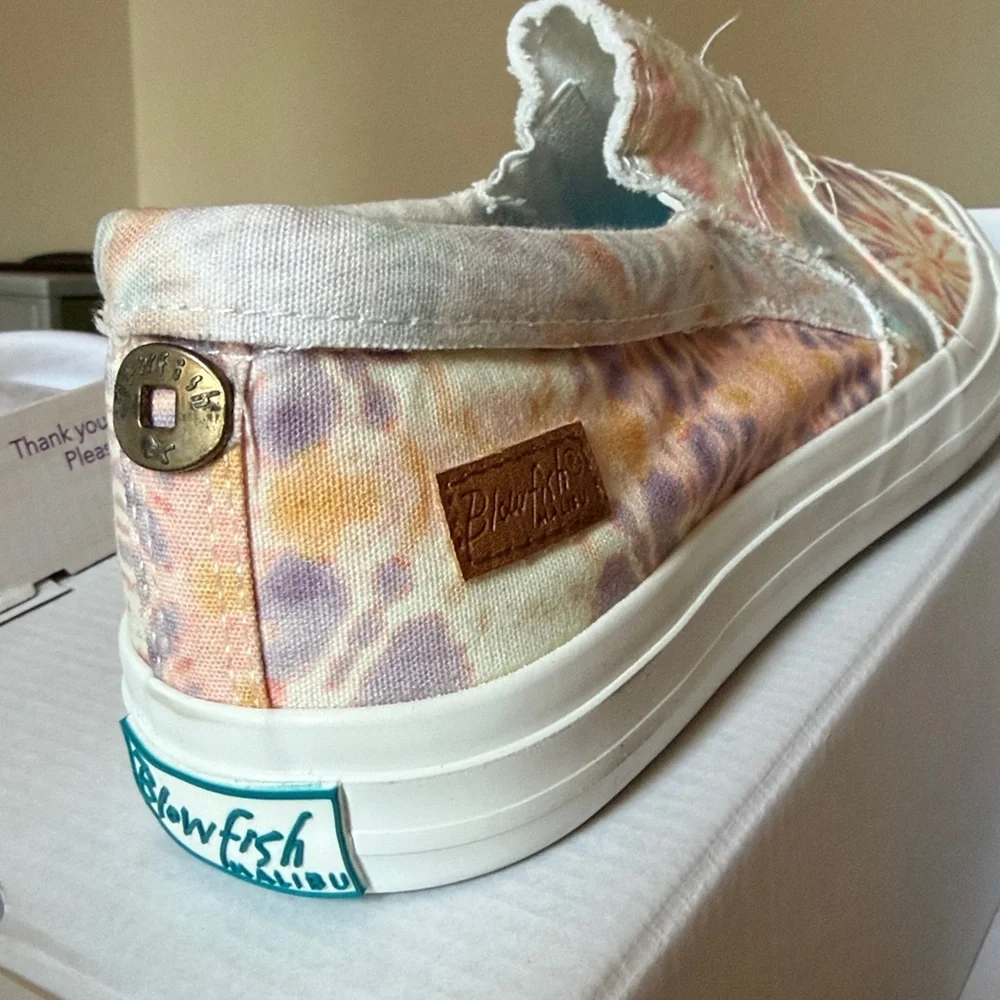 BLOWFISH Malibu Play Rainbow Tie Dye Canvas Slip On Sneakers NIB - Picture 3 of 6
